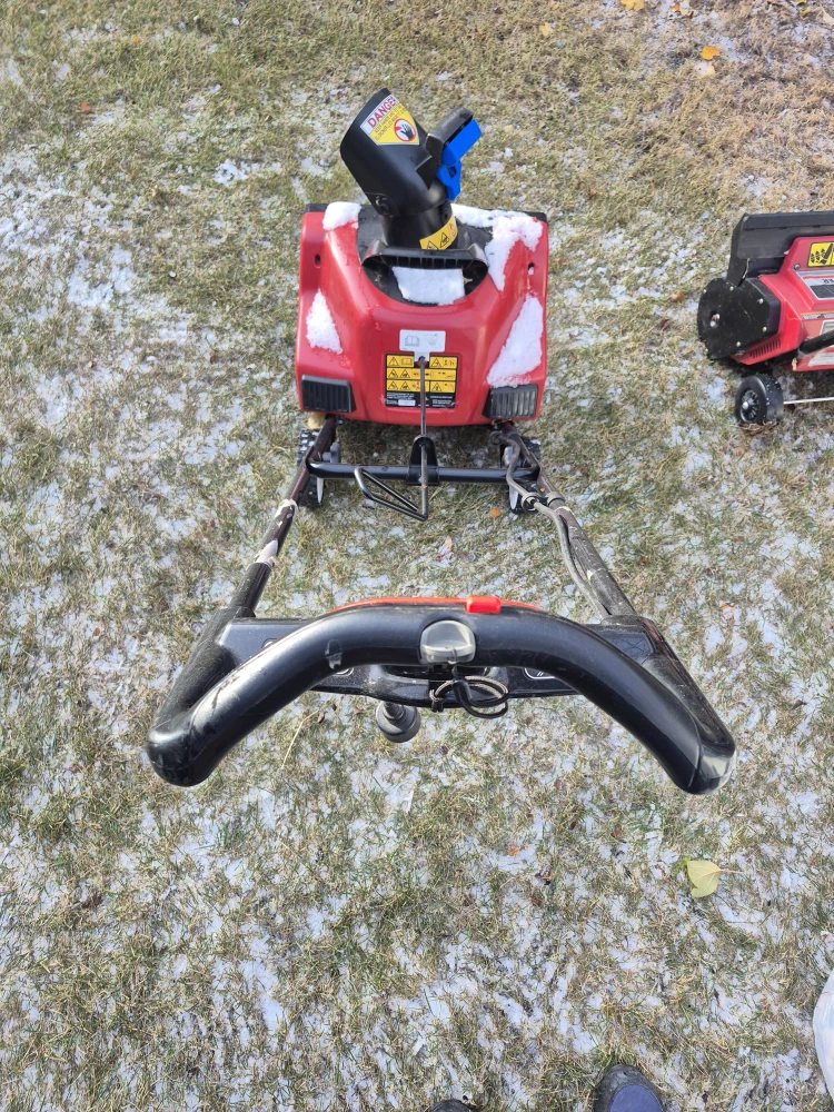 Toro Power Curve Snow Blower - photo 4