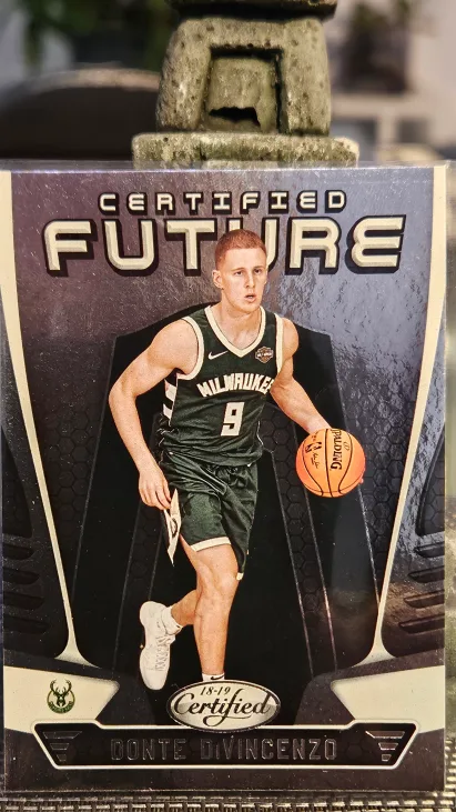 Donte DiVincenzo Basketball Rookie Cards image indicator(5)
