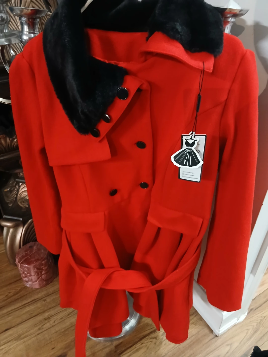 Red belted coat with fur collar - photo 5