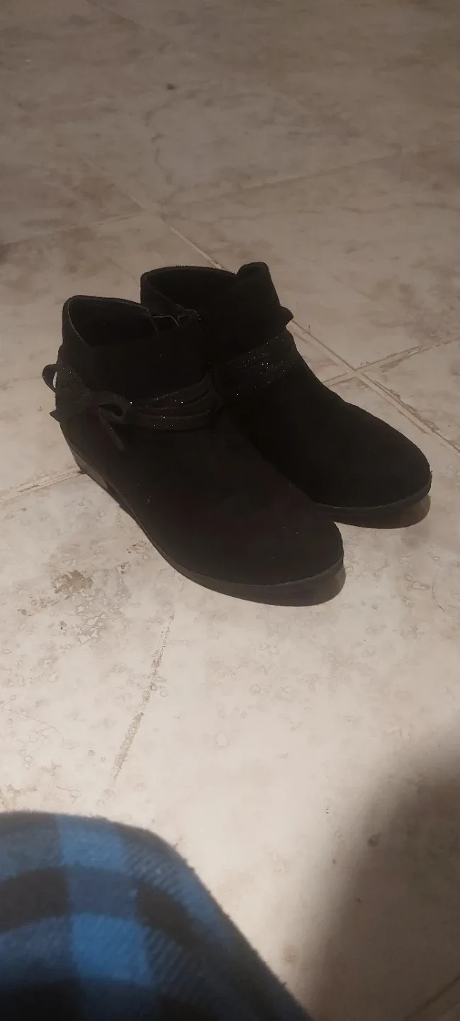 Kids Black Ankle Boots thumbnail