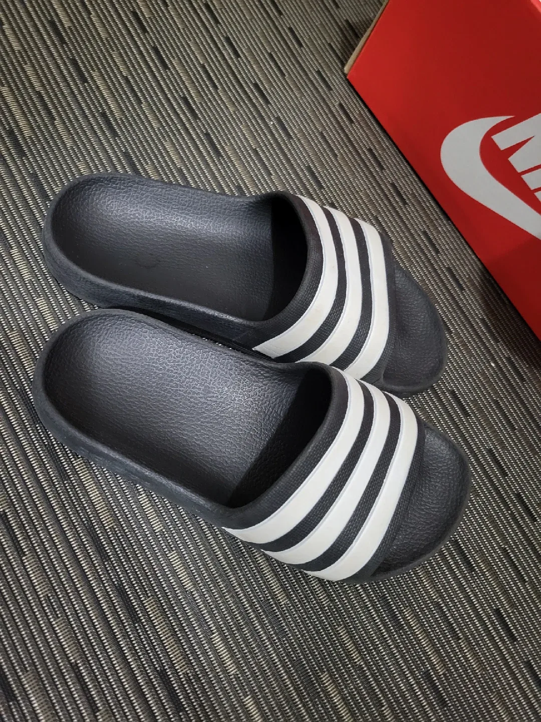 Adidas slides kids preschool - size 13K / 13C thumbnail