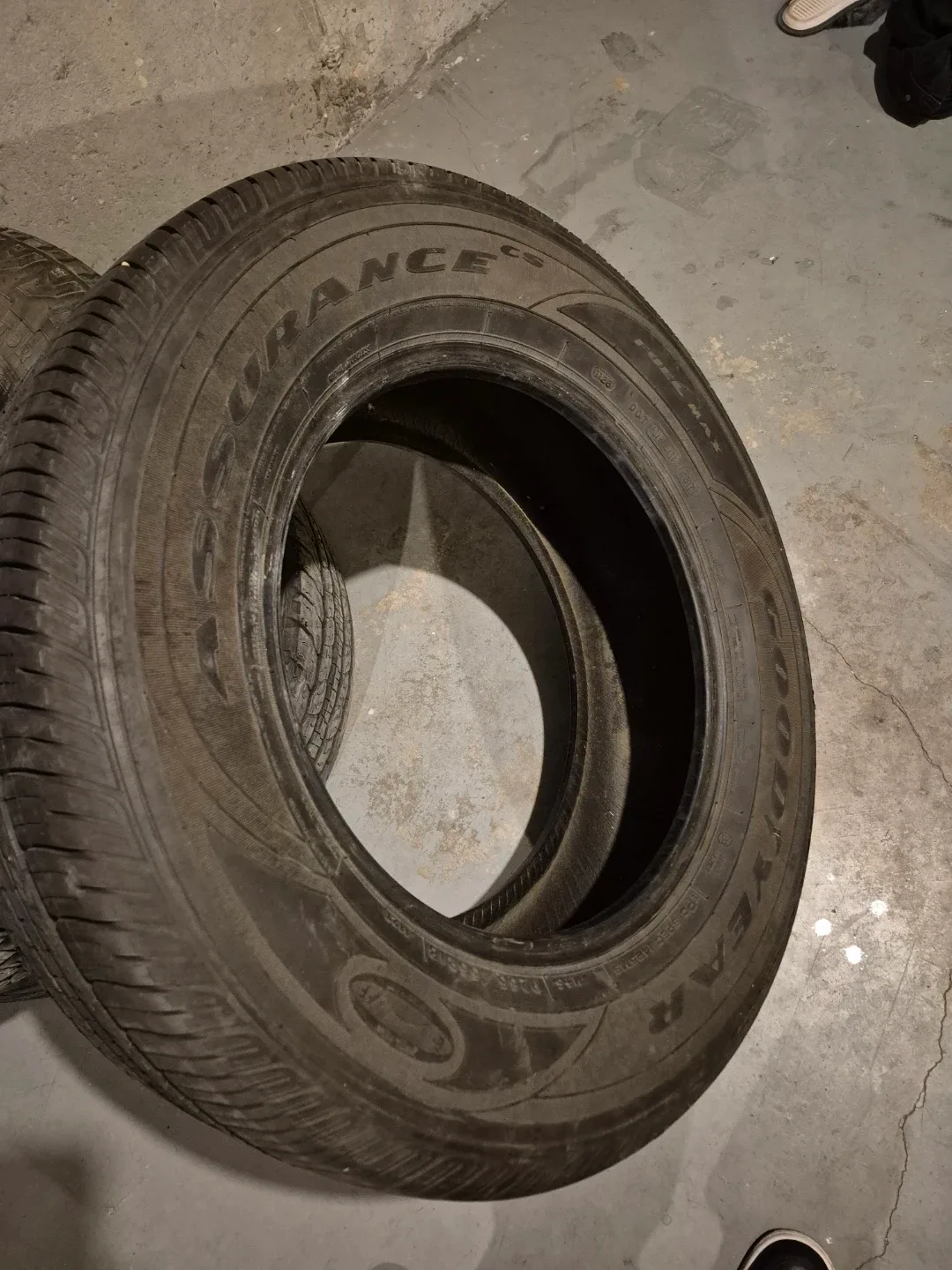 Goodyear Assurance CS P265/65R18 Tire image indicator(2)