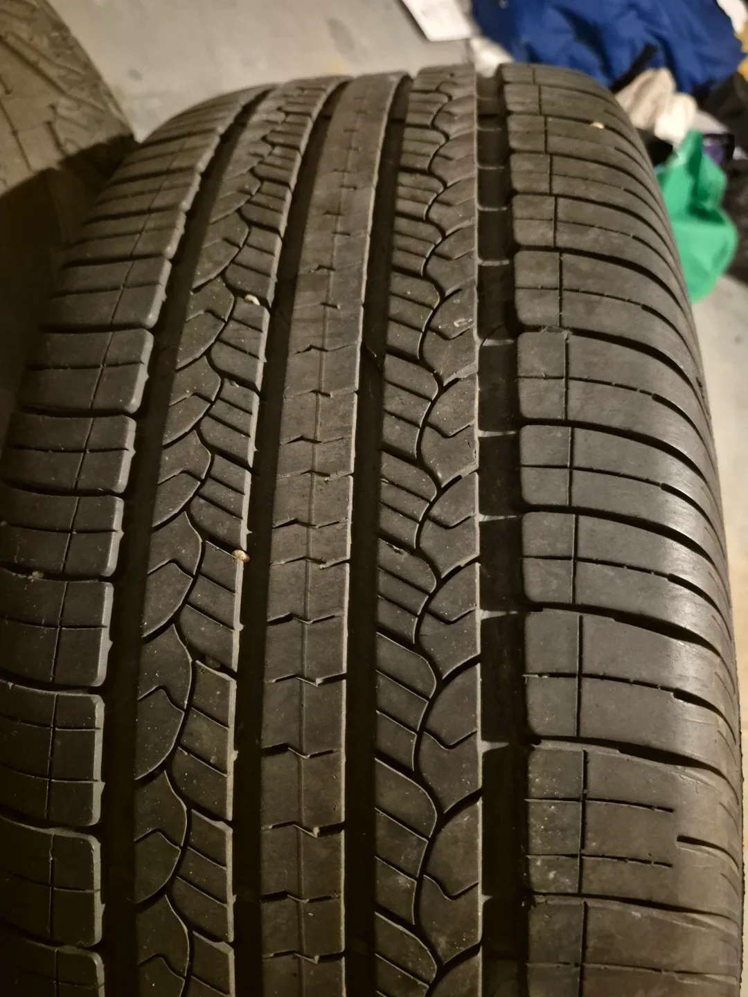 Goodyear Assurance CS P265/65R18 Tire image indicator(3)