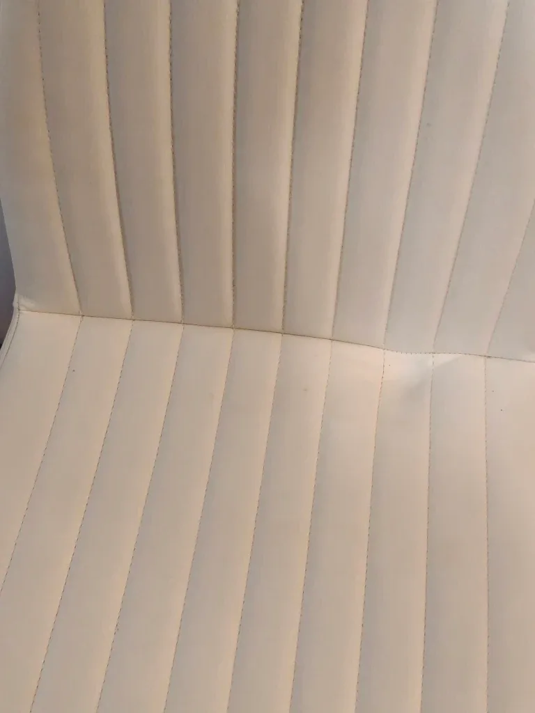 Set of 2 White leather Bar Stools image indicator(3)