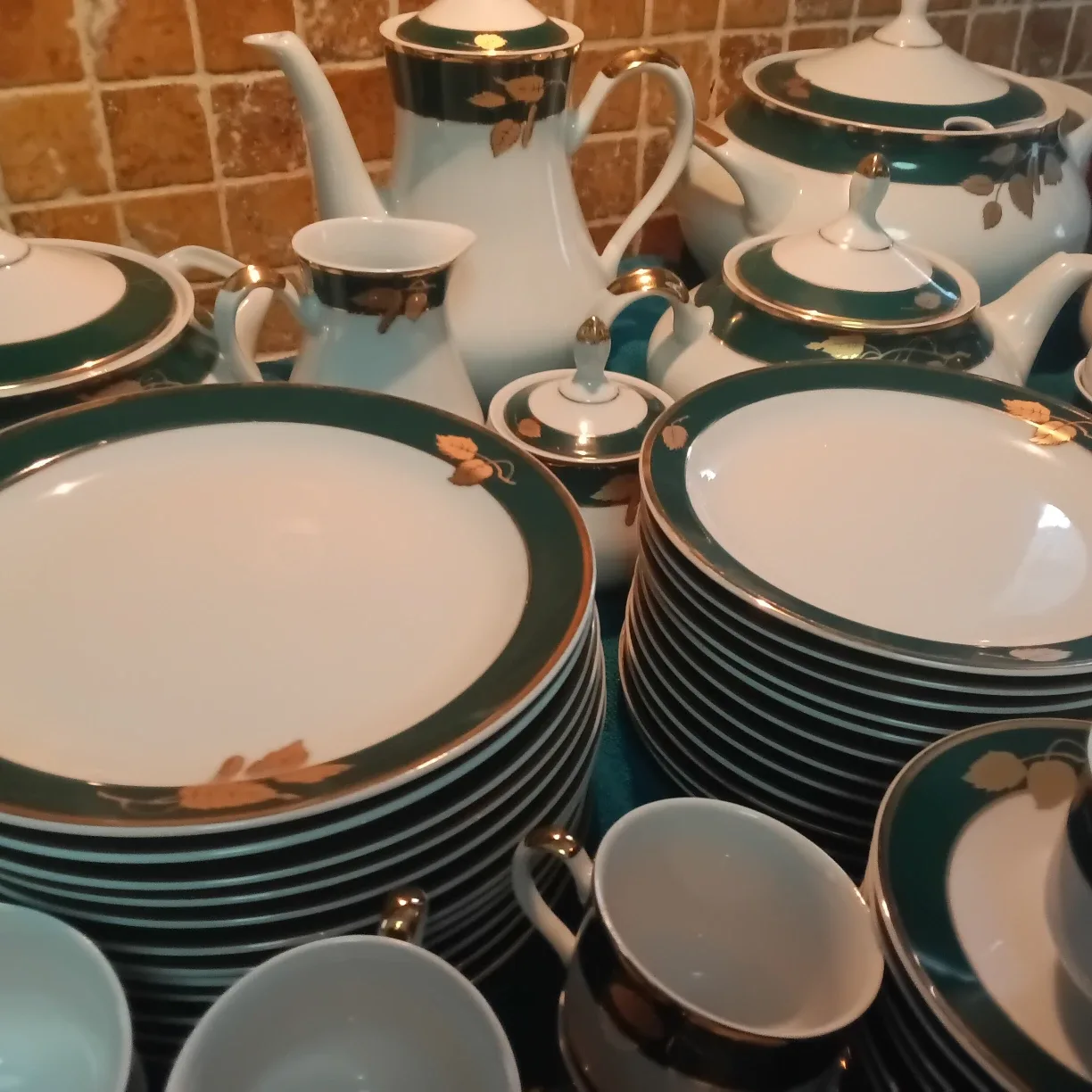 Lunch Set Thun " Carlsbad "  12 Persons  PLEASE READ DESCRIPTION image indicator(6)