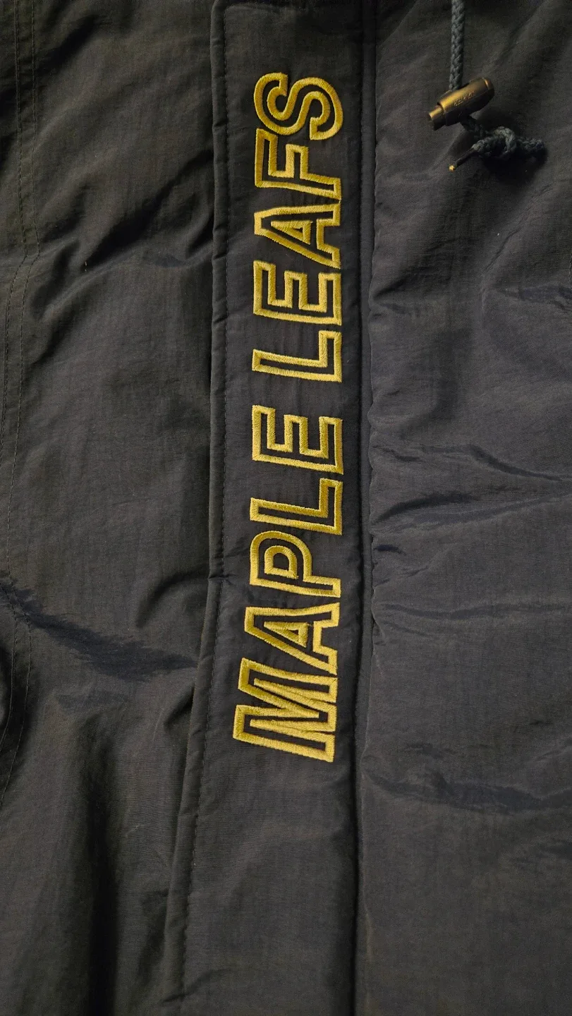 Starter Toronto Maple Leafs Jacket Size S image indicator(6)