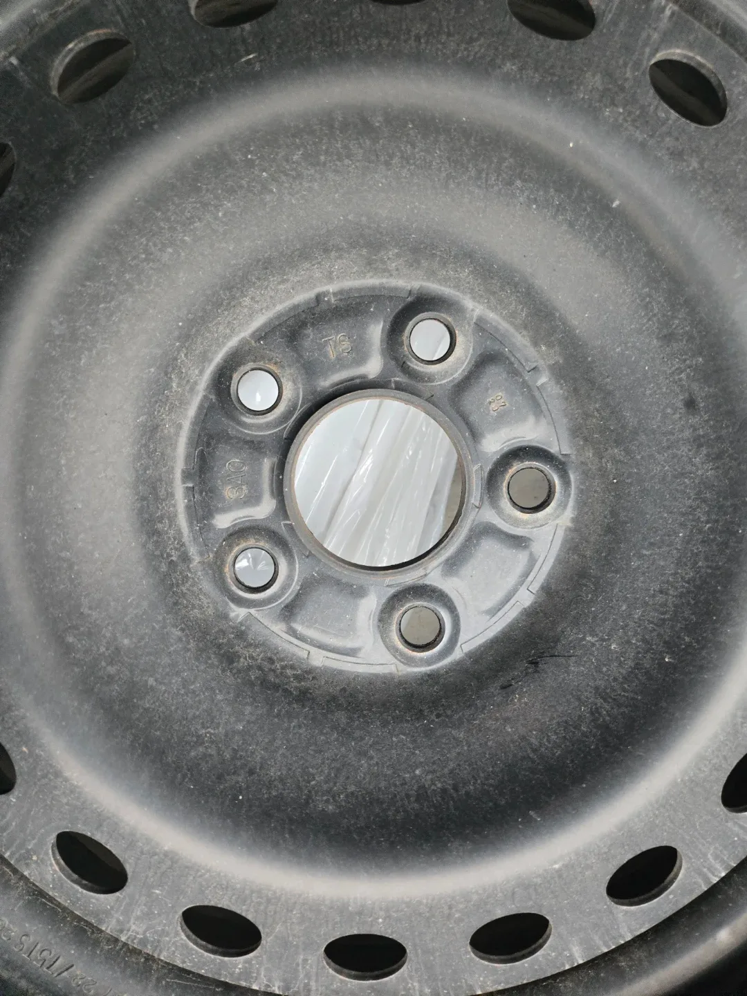 Michelin X-Ice winter tires on rims 215/60 R17 image indicator(5)