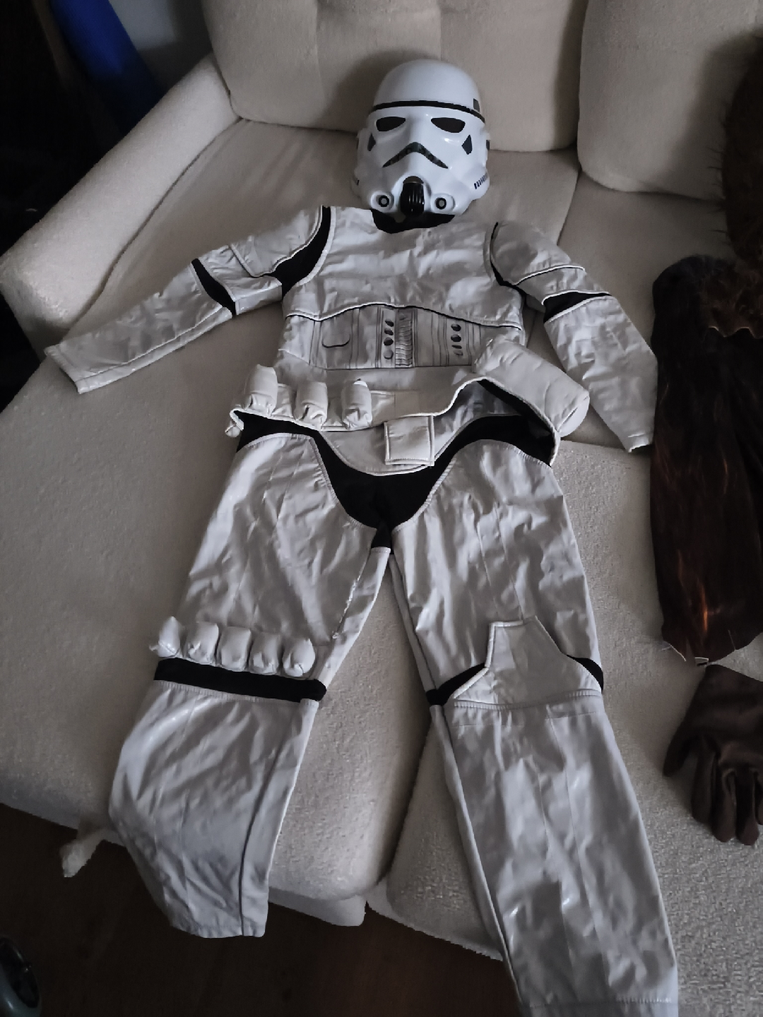Star Wars Chewbacca & Stormtrooper Costumes - photo 3