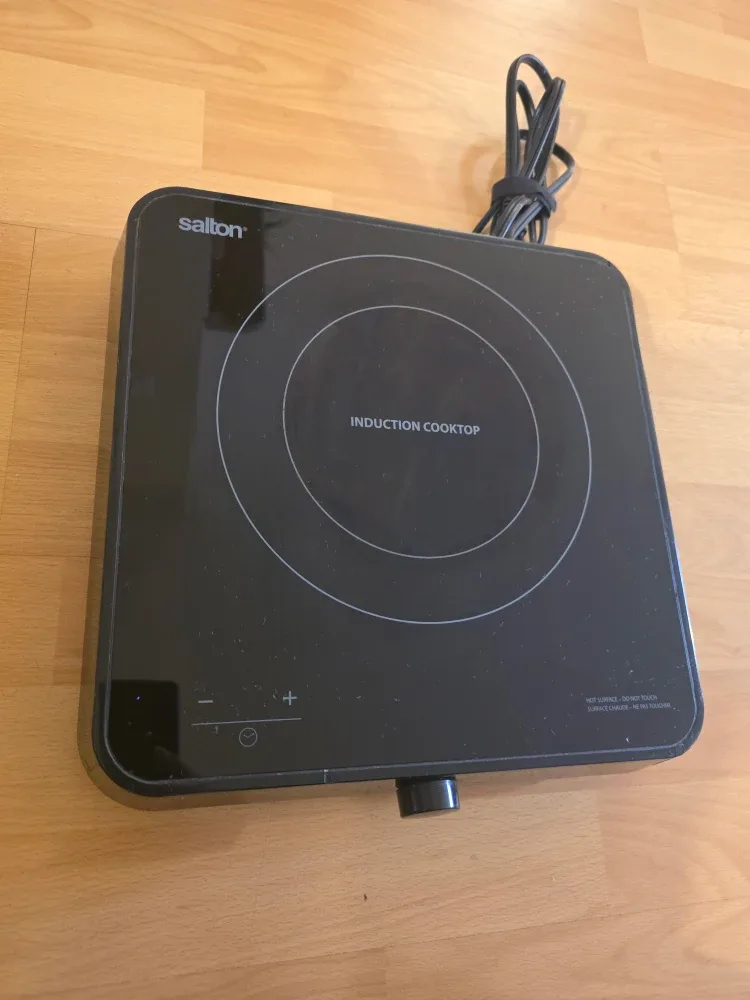 Salton Canada Induction Cooktop - Model ID-1172