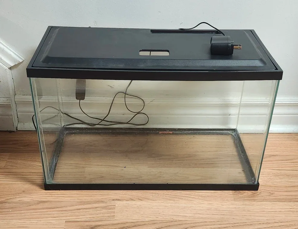 Tetra 10 Gallon Aquarium with LED light and accessories