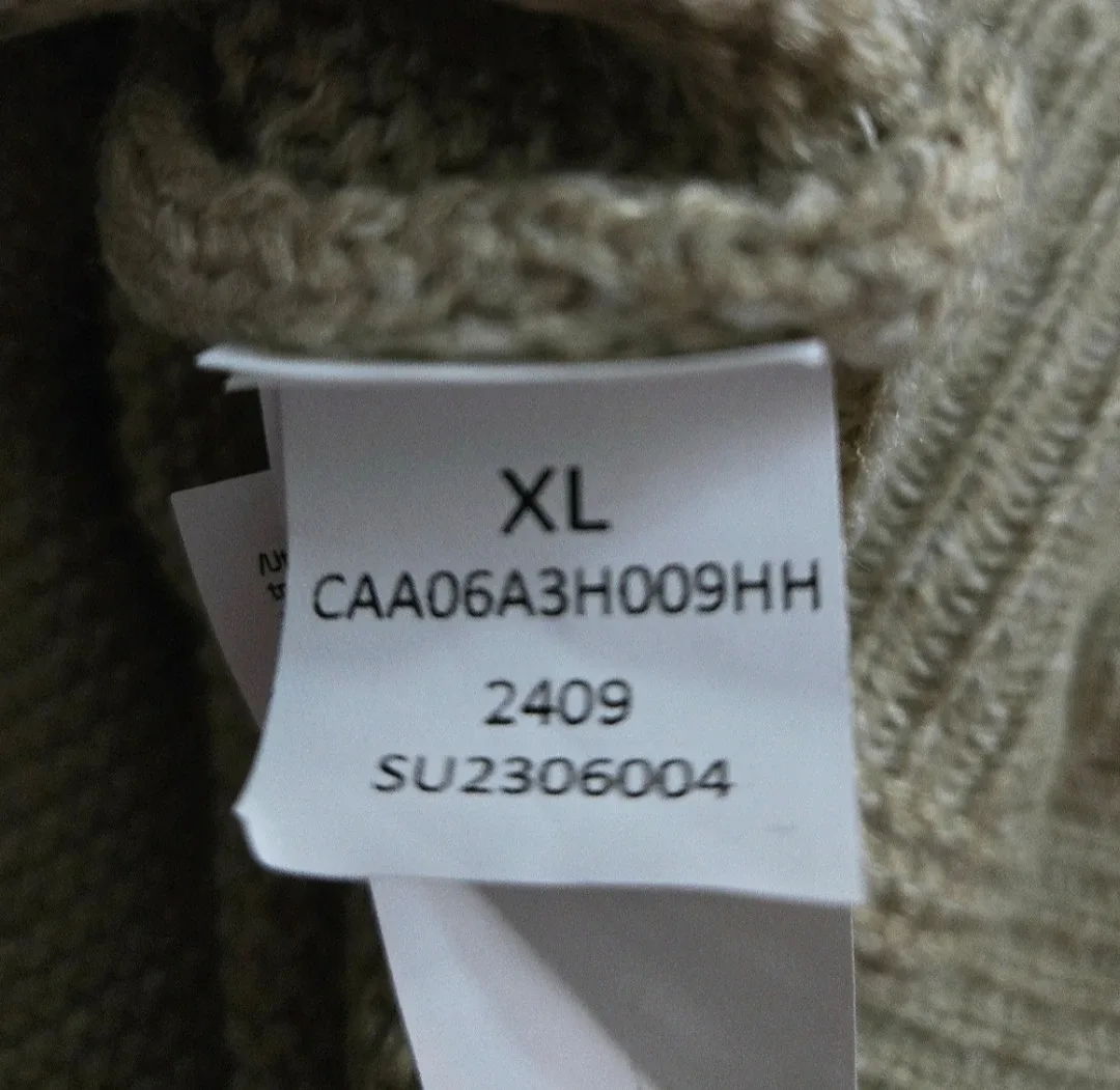 Ribbed Knit Sweater with V-Neck - NWT (size XL) image indicator(6)