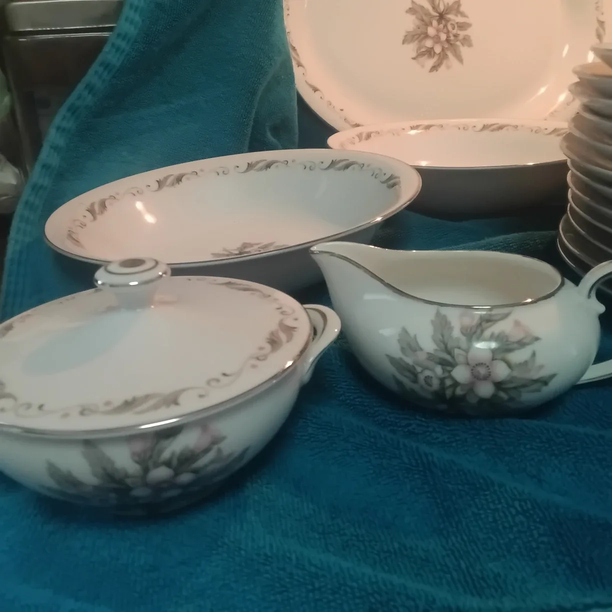 Vintage Mikuni Japan " Serena Pattern " For 12 +++ ( 92 PIECES ) image indicator(6)