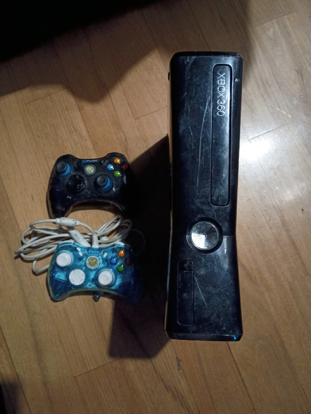 Used Xbox 360 with 2 Controllers