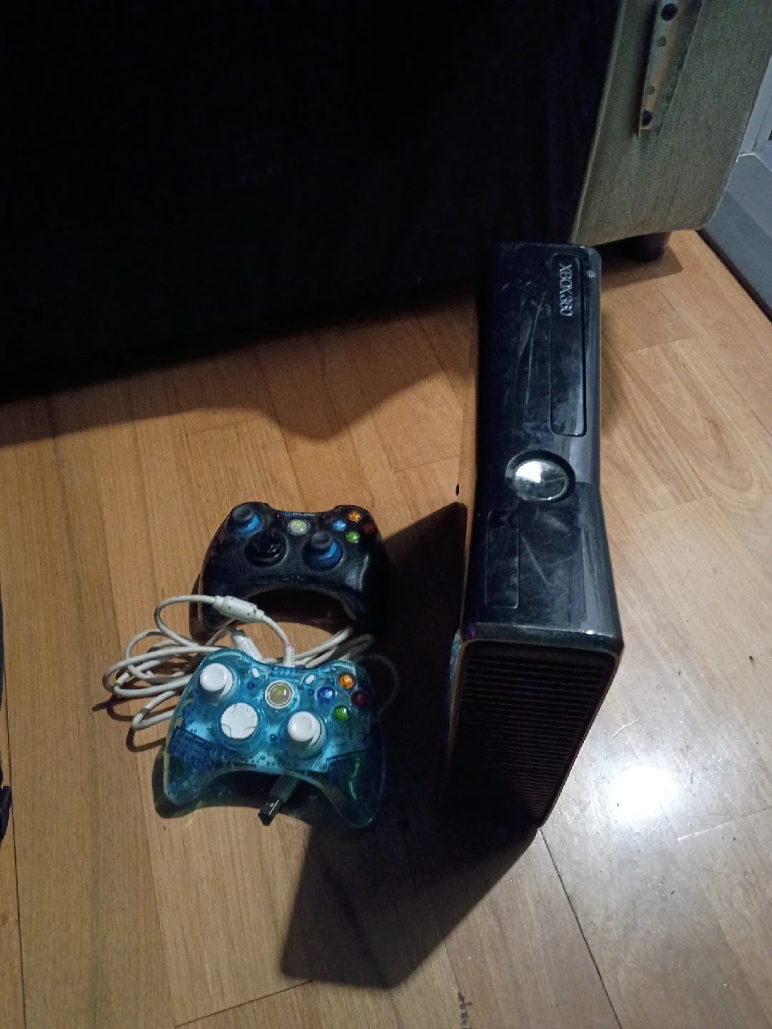 Used Xbox 360 with 2 Controllers - photo 5