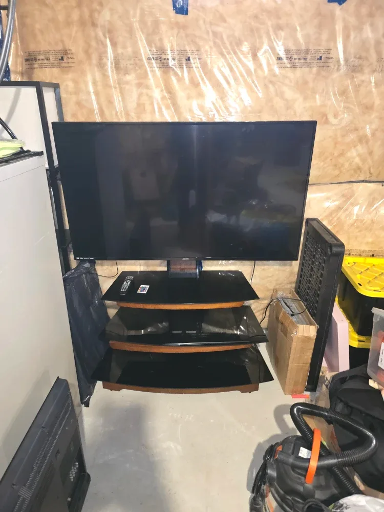 Sanyo TV and Glass Shelf Stand image indicator(2)