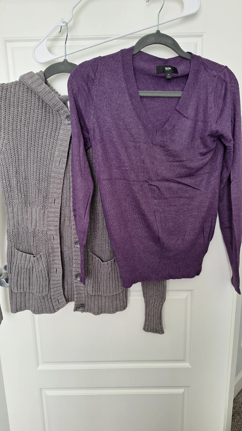 Mixed Lot of Women's Tops & Sweaters - photo 5