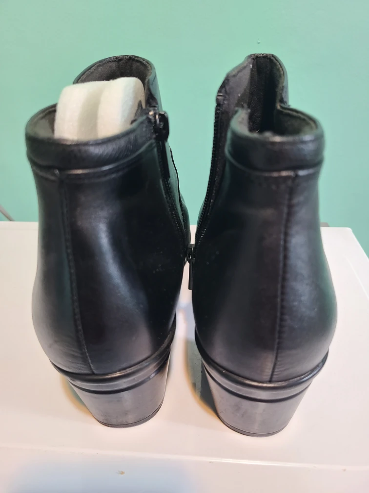 Clarks Black Leather Ankle Boots - photo 5