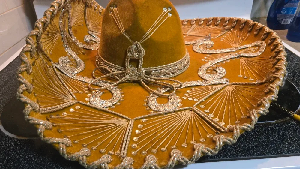 Mariachi Sombrero - Gold image indicator(2)
