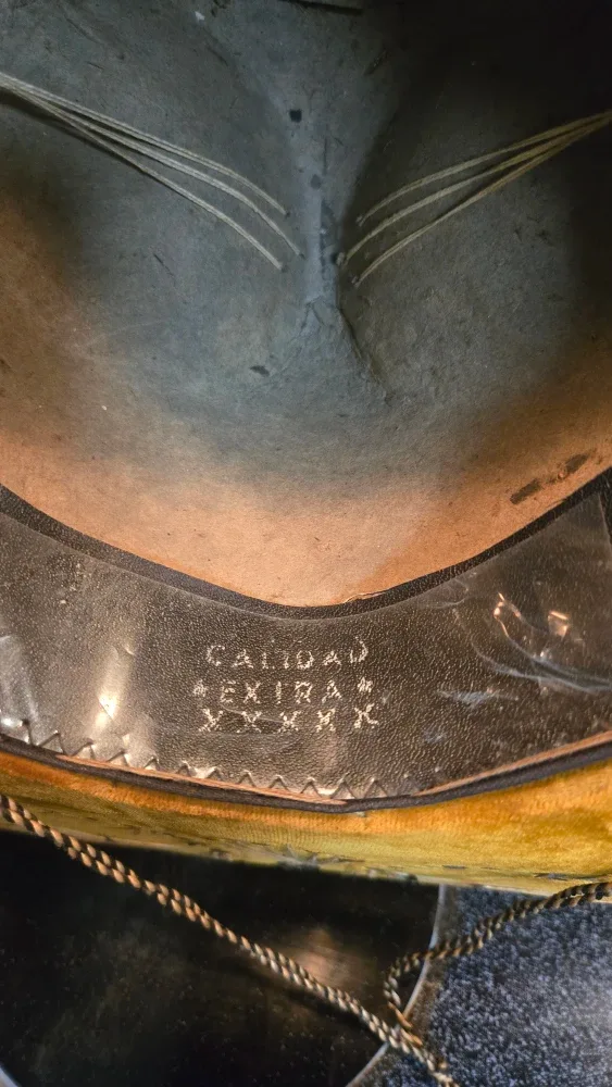 Mariachi Sombrero - Gold image indicator(3)