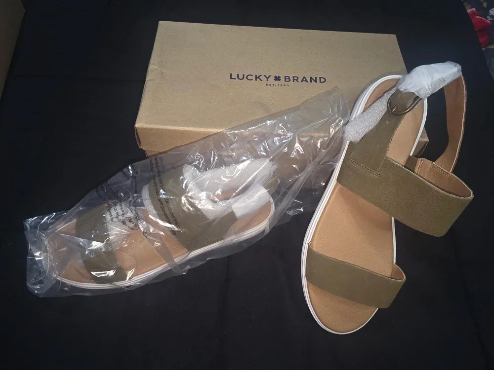 New Lucky Brand Madgey Sandals - Size 8.5M