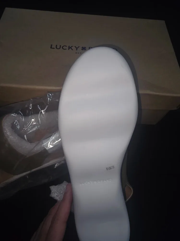 New Lucky Brand Madgey Sandals - Size 8.5M image indicator(2)