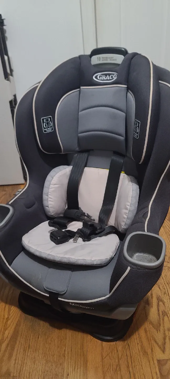 Graco Extend2Fit Convertible Car Seat