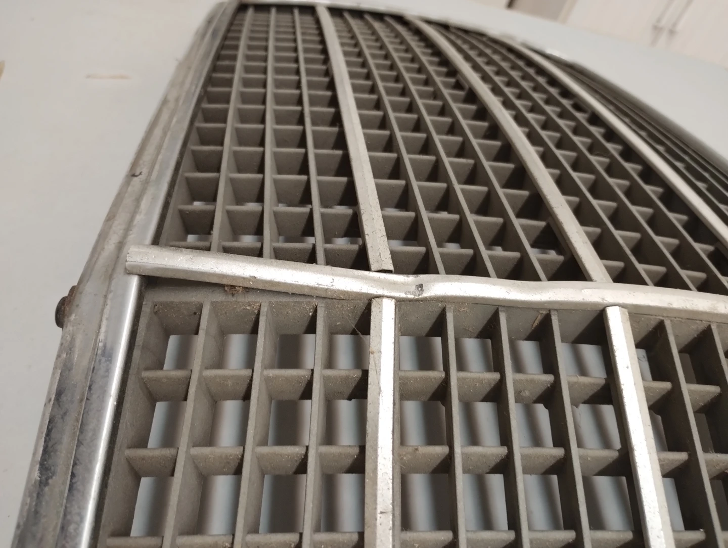 Mercedes-Benz Grill 1975 W114 W115 300D - photo 3
