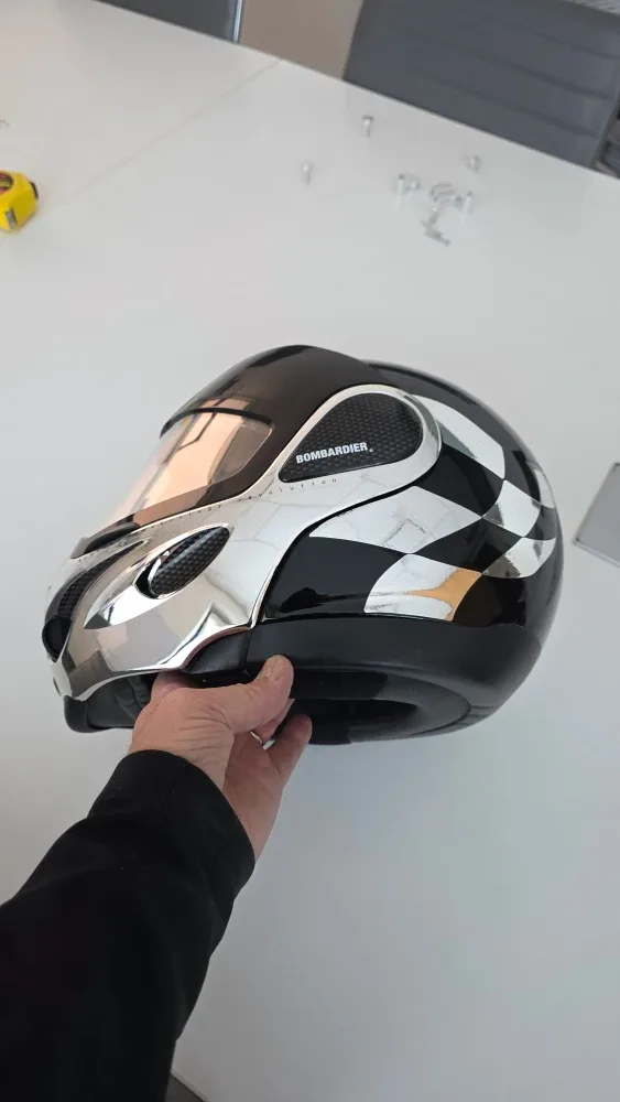 Snowmobile Helmets for Sale image indicator(2)