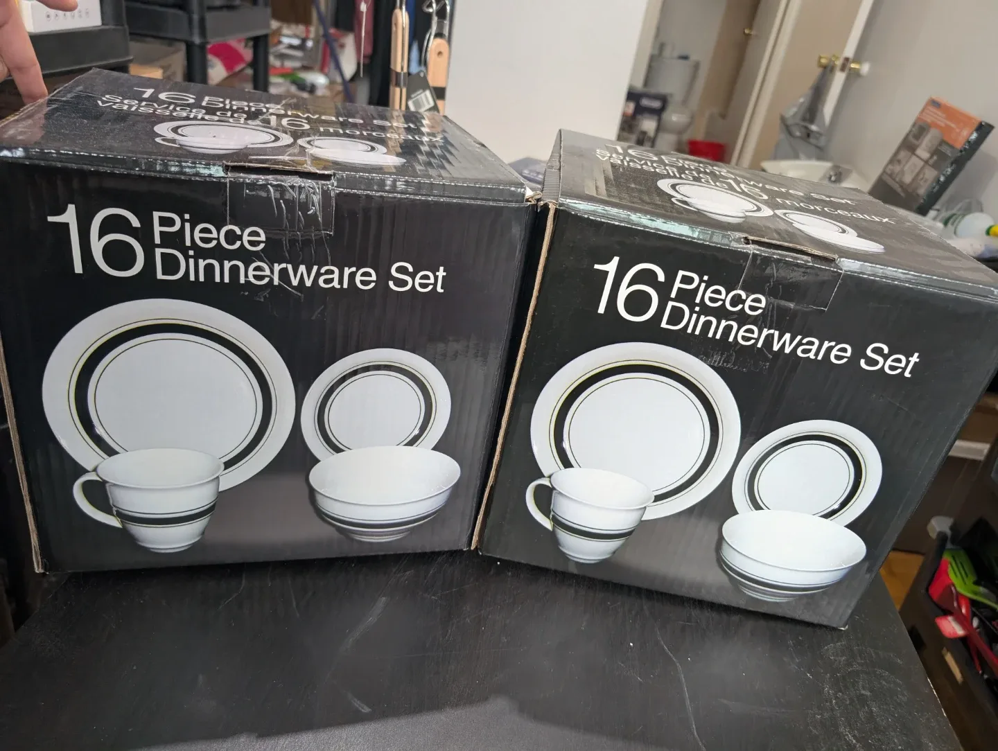 16-Piece Dinnerware Set thumbnail
