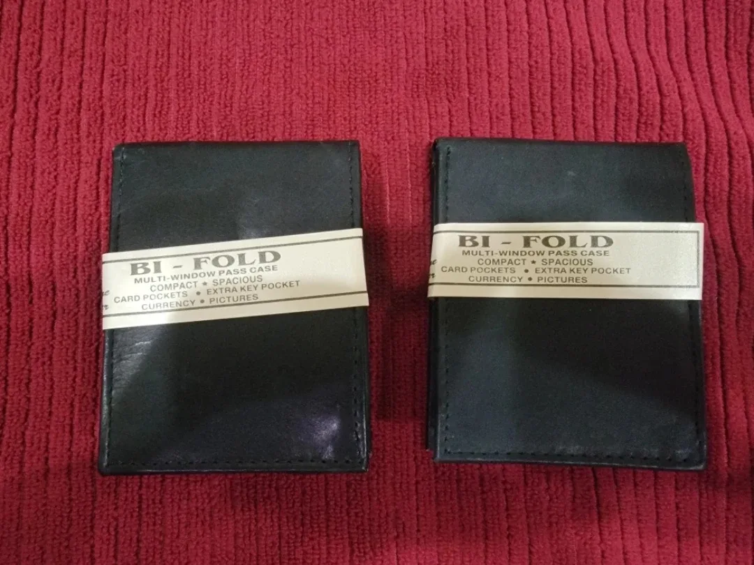 Bi-Fold Multi-Window Pass Case Wallet thumbnail