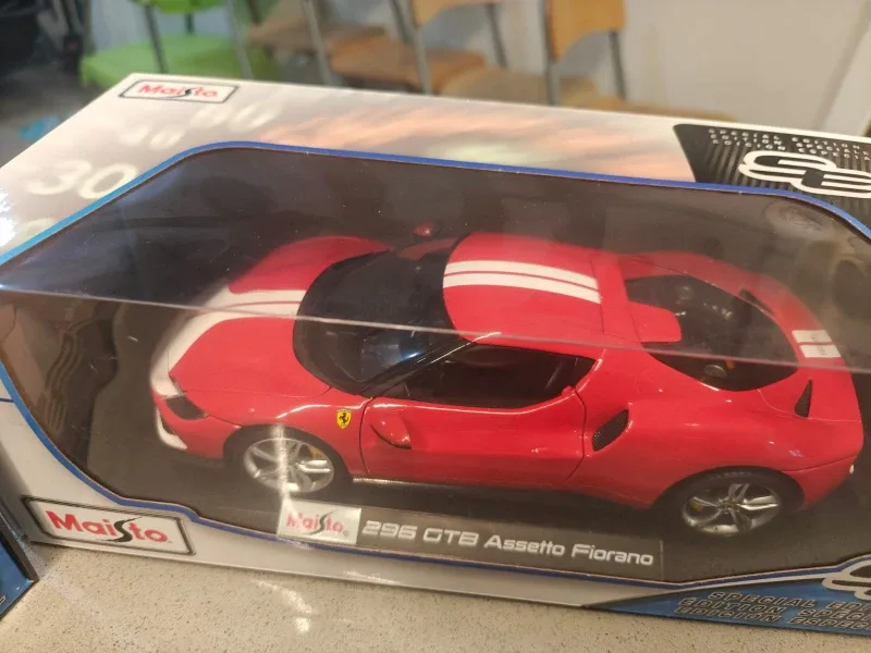 Maisto Diecast Cars - Lamborghini & Ferrari