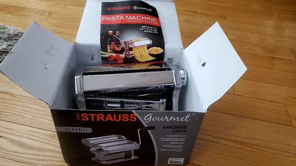 Josef Strauss Gourmet Pasta Machine - New in Box! image indicator(2)