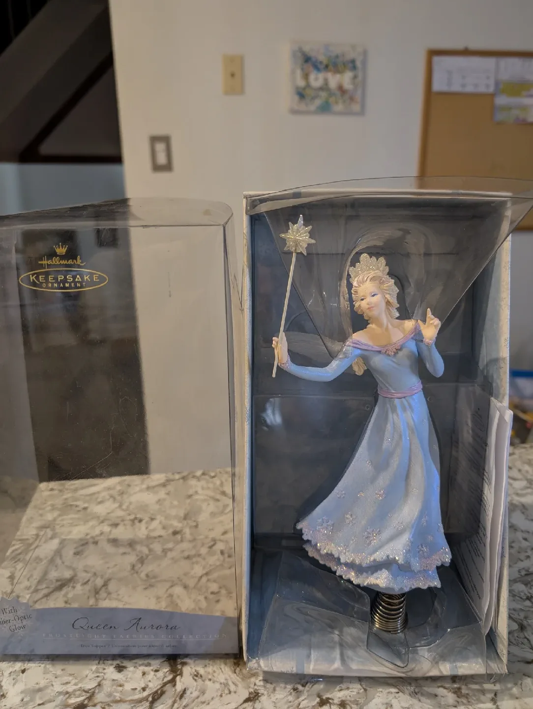 Hallmark Keepsake Queen Aurora Tree Topper thumbnail