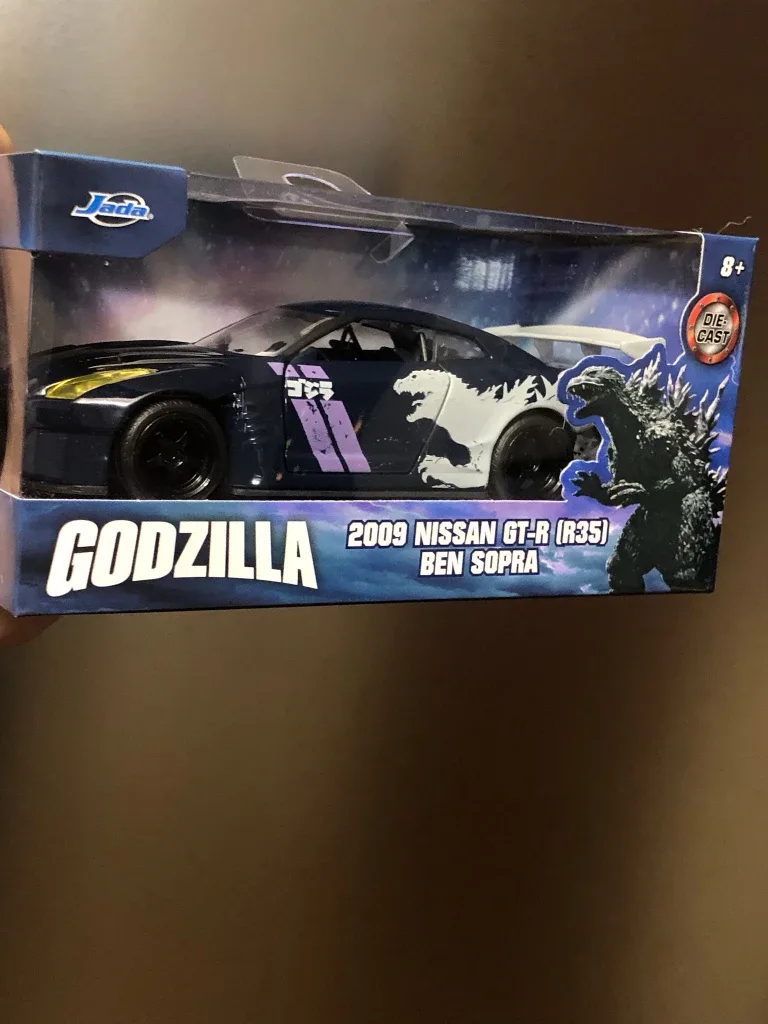 Jada Toys Godzilla 2009 Nissan GT-R (R35) Diecast