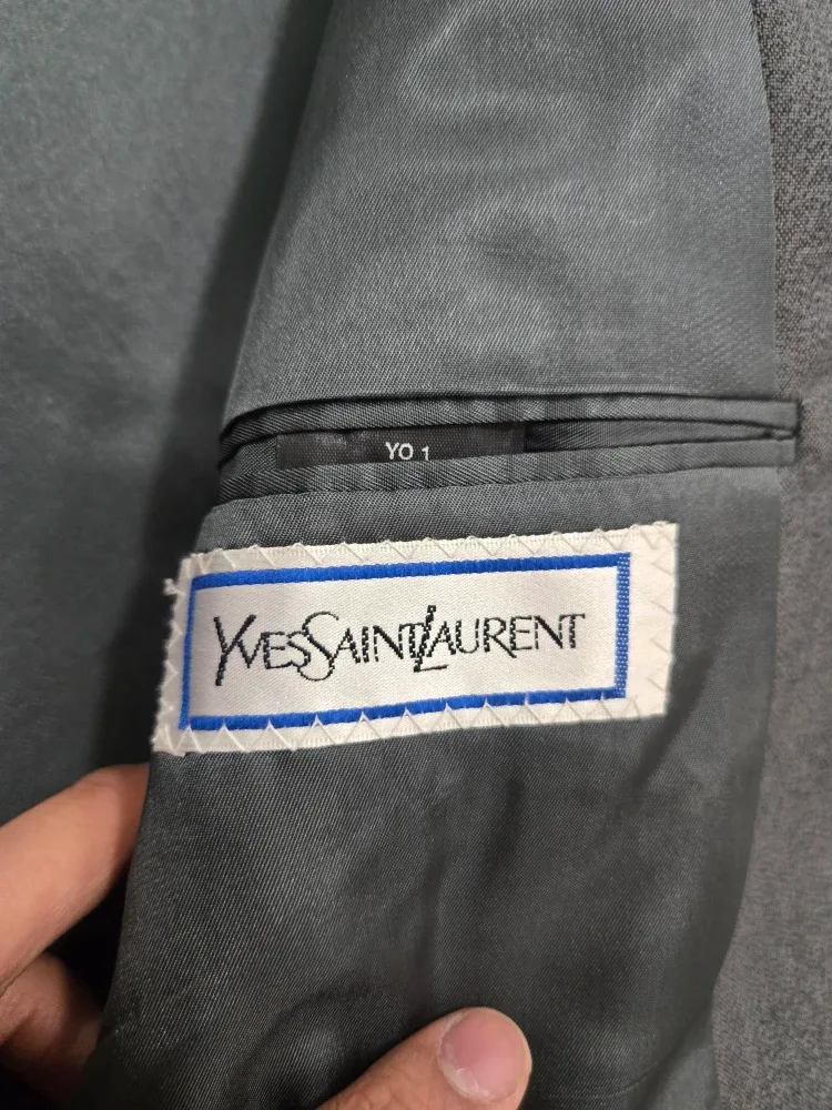 Yves Saint Laurent Grey Suit size 44 (L-XL) image indicator(7)