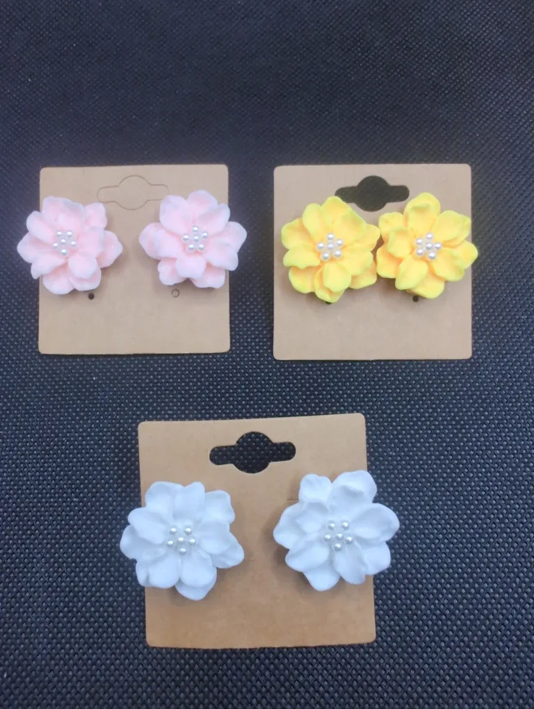 Handmade Earrings & Beaded Bracelet image indicator(4)