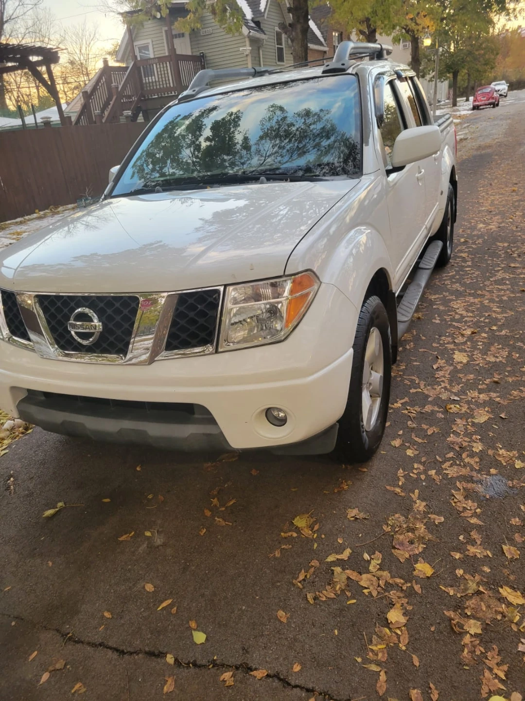 Nissan Frontier Truck - White - photo 4
