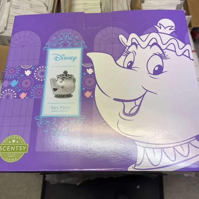 Mrs. Potts Scentsy Warmer - New in box never used