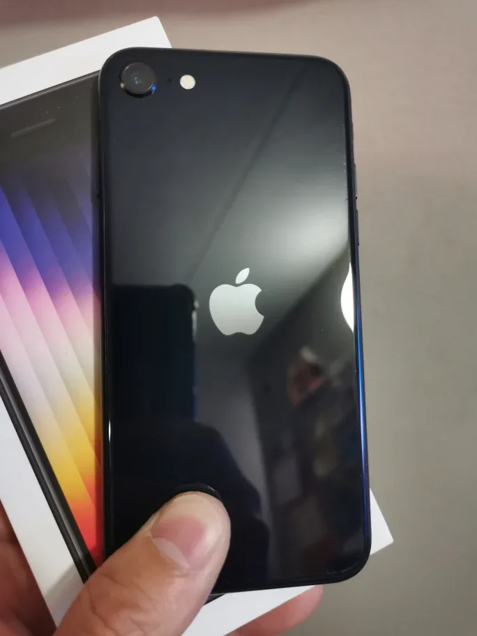 iPhone SE 3rd 5G 128G Midnight image indicator(3)