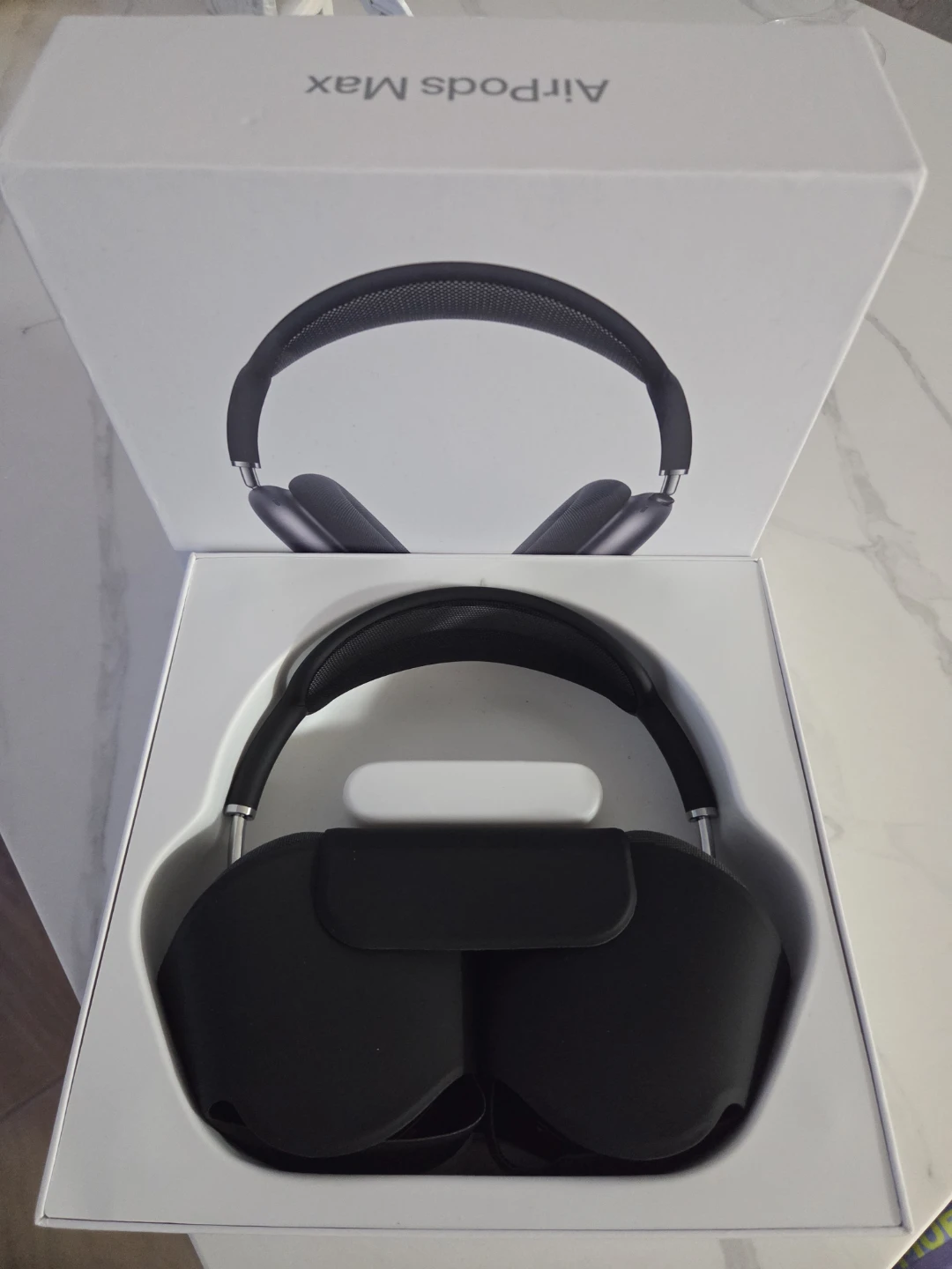 Apple Airpods Max - Black - With Box - photo 3