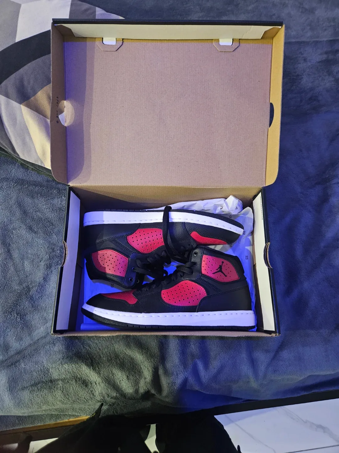 Jordan Access Black/Gym Red-White, Size 10