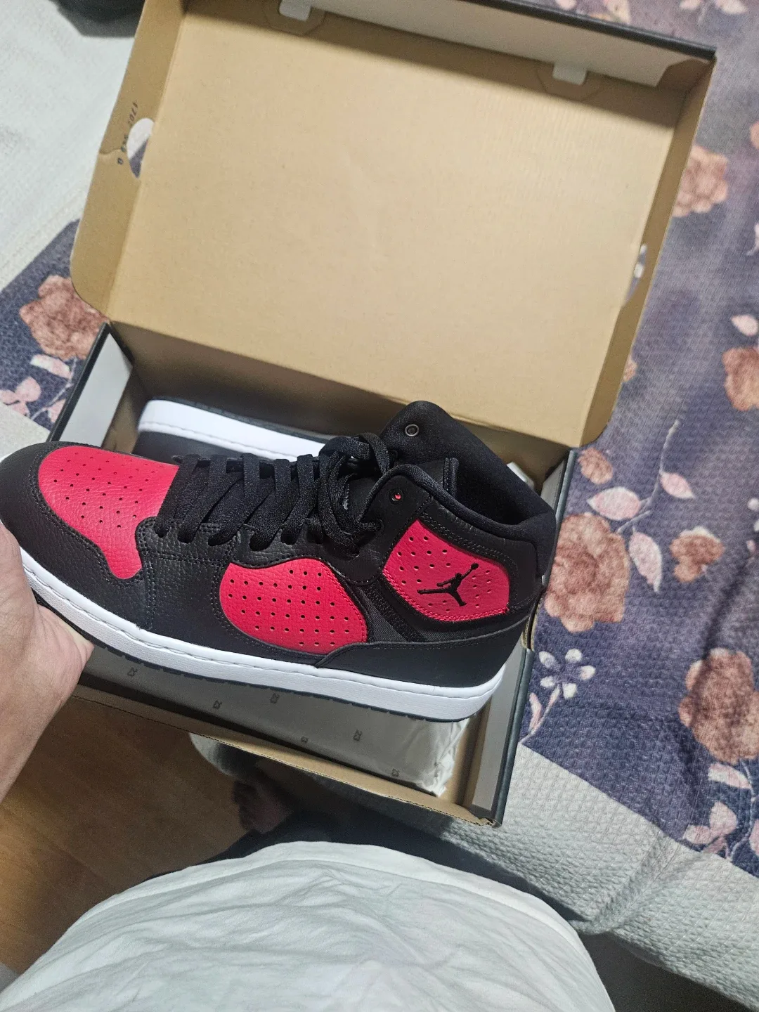 Jordan Access Black/Gym Red-White, Size 10 image indicator(2)