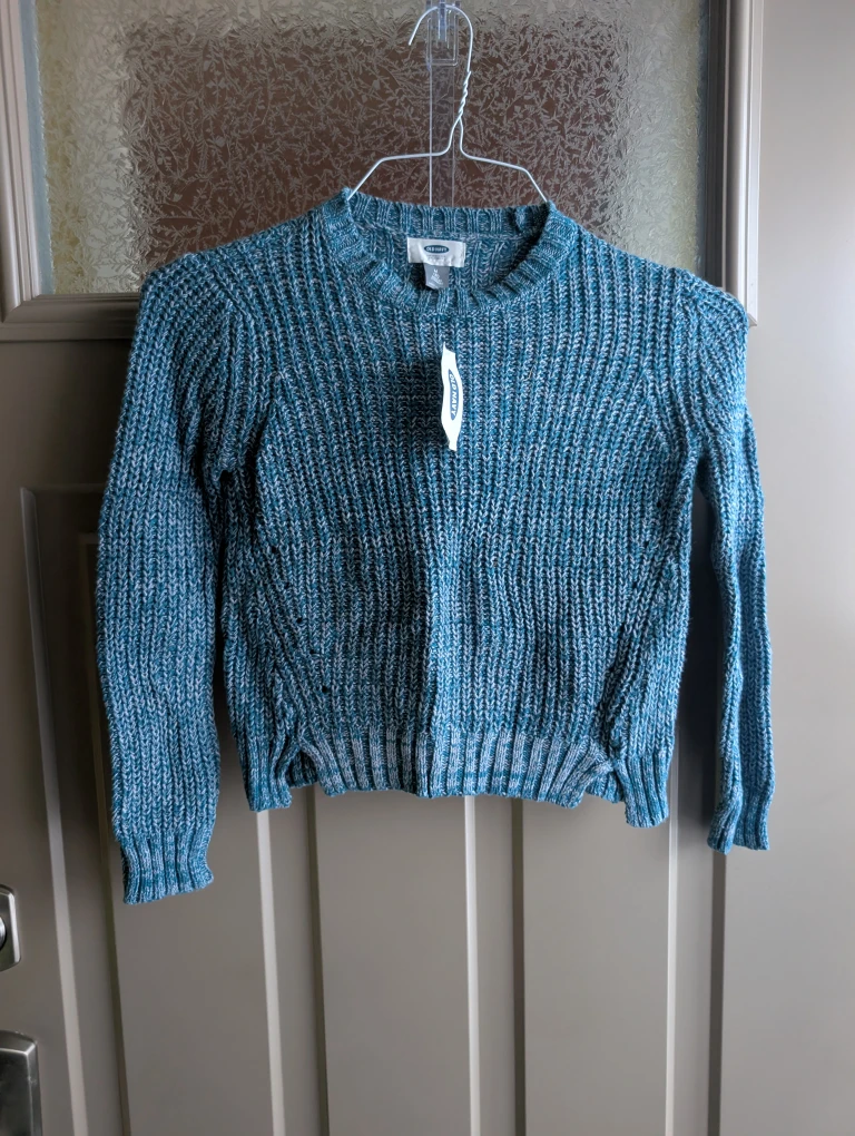 BNWT Girls sz 8 sweater