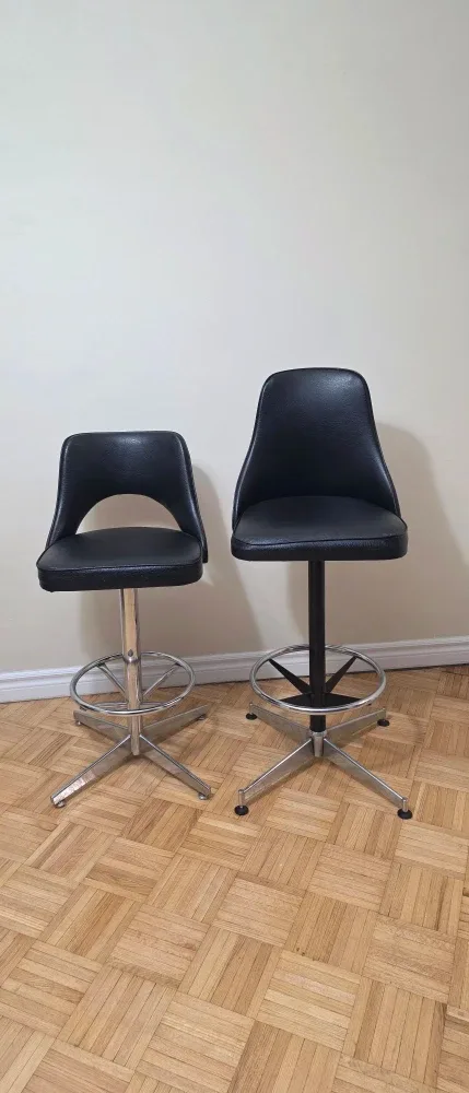 Set of 2 Black Swivel Bar Stools