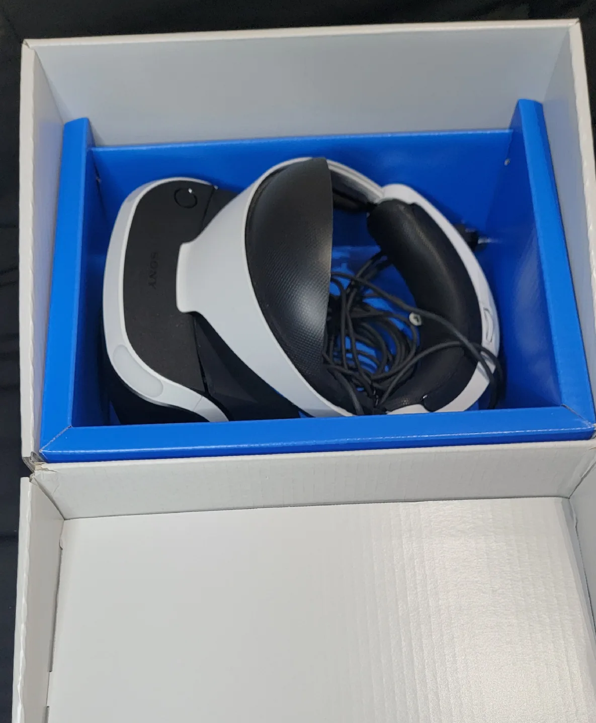 Sony PlayStation VR Bundle - Great Condition! image indicator(6)