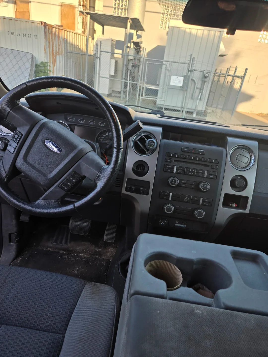 Ford F-150 4x4 Truck image indicator(9)