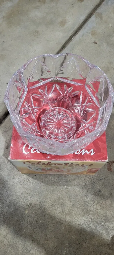 Crystal Glass Noel Bowl with Box image indicator(4)