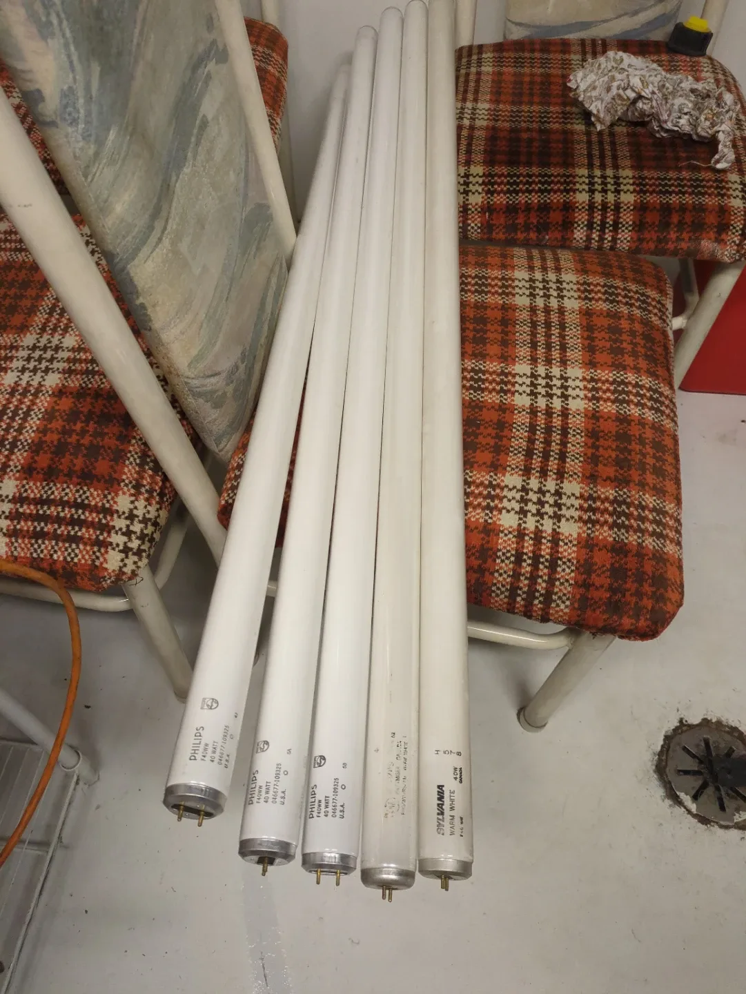 Fluorescent 40W Warm White Light Bulbs 🥕 image indicator(2)