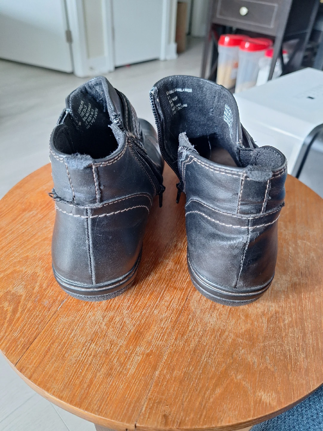 Earth Origins Black Leather Ankle Boots - Size 8 - photo 2