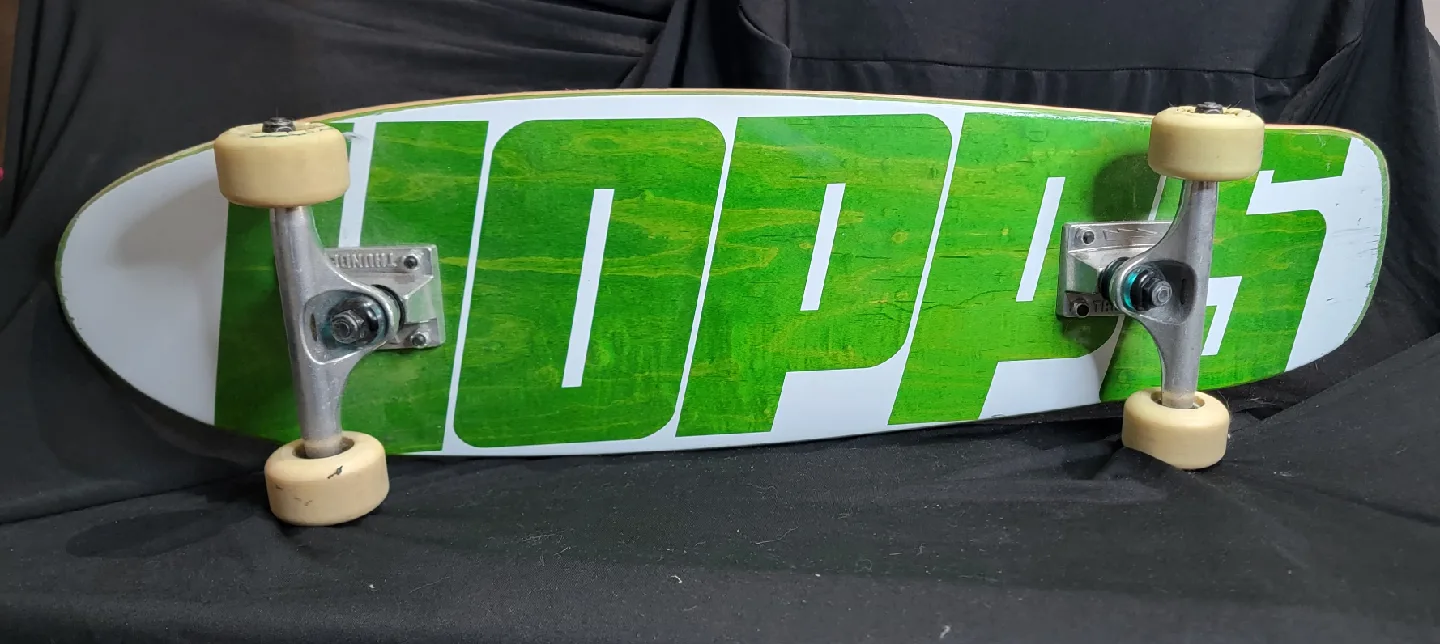 HOPPS Skateboard